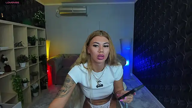 xPuka online show from 09/11/25, 04:51