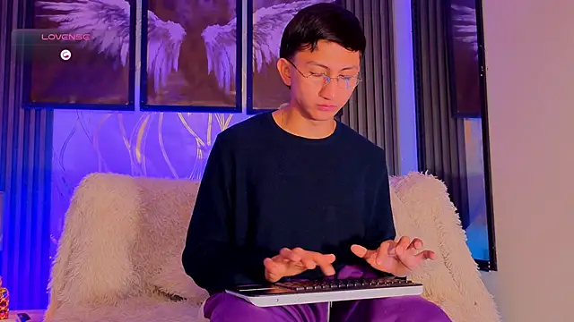 oliver mr  online show from 03/27/26, 07:35