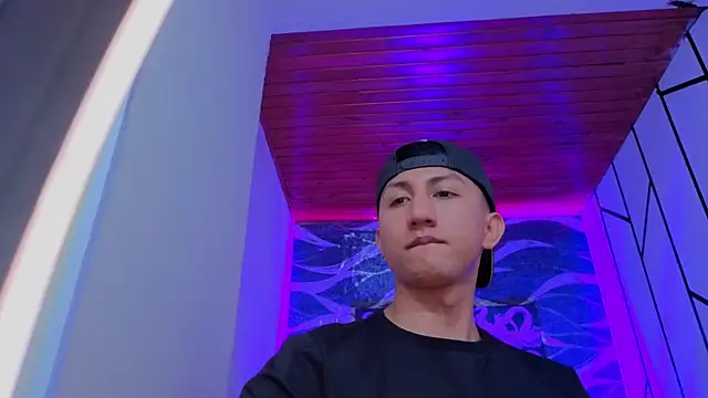 oliver mr  online show from 04/09/26, 07:41