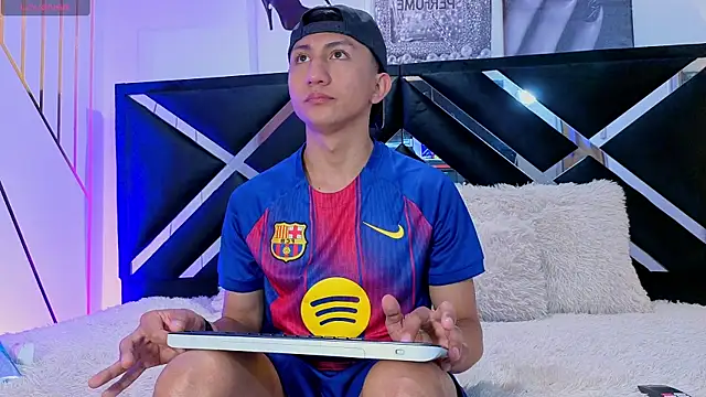 oliver mr  online show from 04/11/26, 08:13