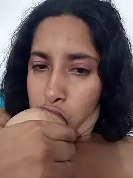 Snapshot of anitotori chatting on 09/30/25, 02:05 anitotori online show from 09/30/25, 02:05