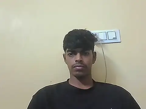 Snapshot of monster_33 chatting on 04/22/26, 04:52 monster 33 online show from 04/22/26, 04:52
