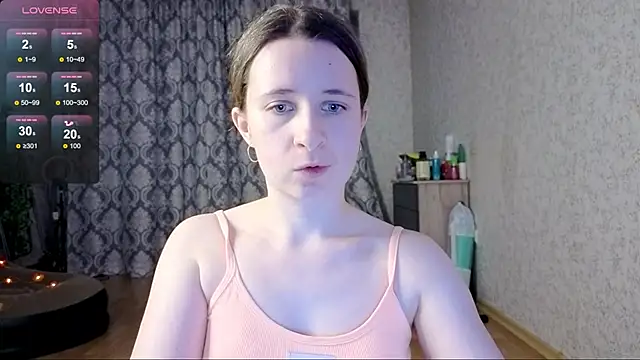 Snapshot of _Linett_ chatting on 10/16/25, 05:47 Linett online show from 10/16/25, 05:47