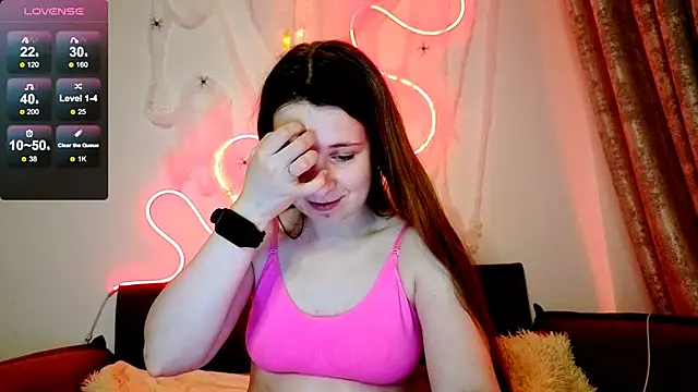 Snapshot of _Linett_ chatting on 10/31/25, 07:48 Linett online show from 10/31/25, 07:48