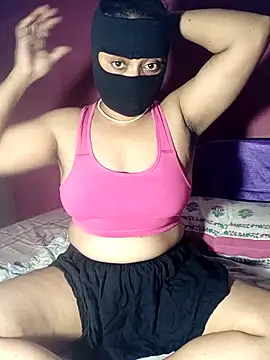 Snapshot of Moonshine07 chatting on 09/08/25, 05:01 Moonshine07 online show from 09/08/25, 05:01