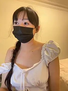 Minnie-2025 online show from 05/20/26, 04:13