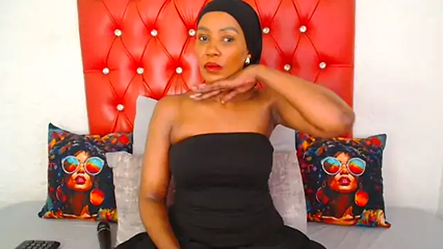 Snapshot of GaggingQueen32 chatting on 11/13/25, 05:34 GaggingQueen32 online show from 11/13/25, 05:34