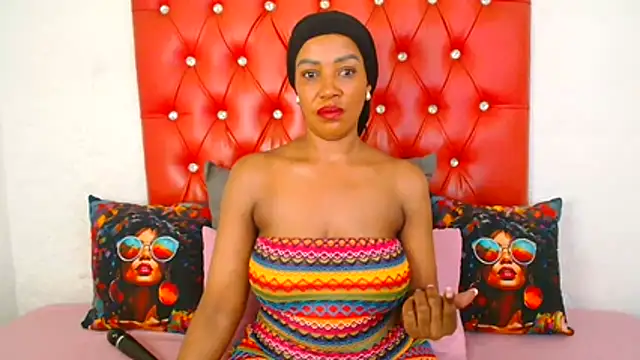 Snapshot of GaggingQueen32 chatting on 11/22/25, 05:45 GaggingQueen32 online show from 11/22/25, 05:45