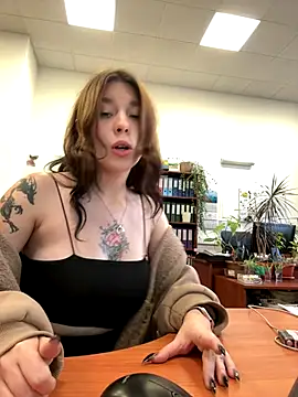 Snapshot of Mimiumuy chatting on 10/08/25, 02:36 Mimiumuy online show from 10/08/25, 02:36