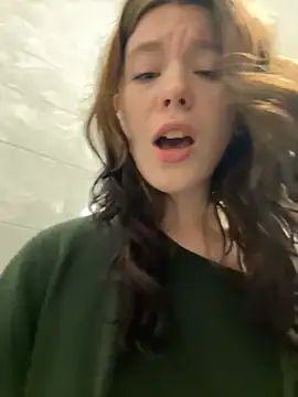 Snapshot of Mimiumuy chatting on 10/22/25, 02:50 Mimiumuy online show from 10/22/25, 02:50