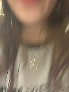 Snapshot of Mimiumuy chatting on 11/06/25, 02:40 Mimiumuy online show from 11/06/25, 02:40