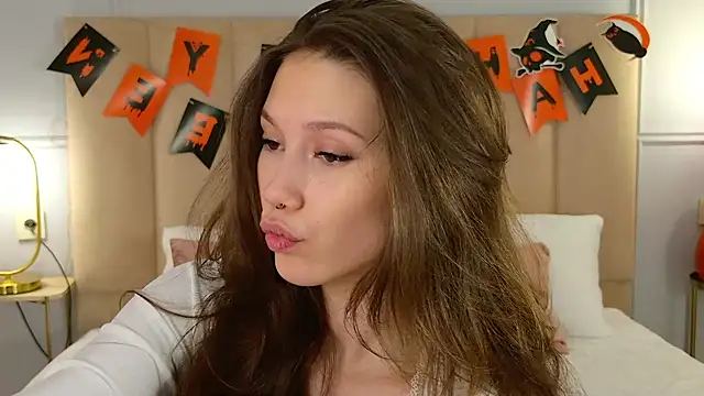 MaryNixon  online show from 10/24/25, 05:04