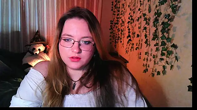 Snapshot of ZayaRush chatting on 10/16/25, 10:38 ZayaRush online show from 10/16/25, 10:38