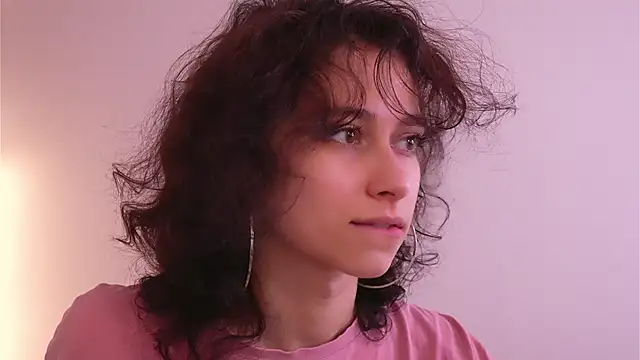 Snapshot of MimiLicks chatting on 11/25/25, 06:46 MimiLicks online show from 11/25/25, 06:46