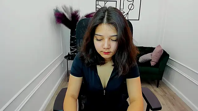 Snapshot of ElliVensda chatting on 09/18/25, 11:45 ElliVensda online show from 09/18/25, 11:45