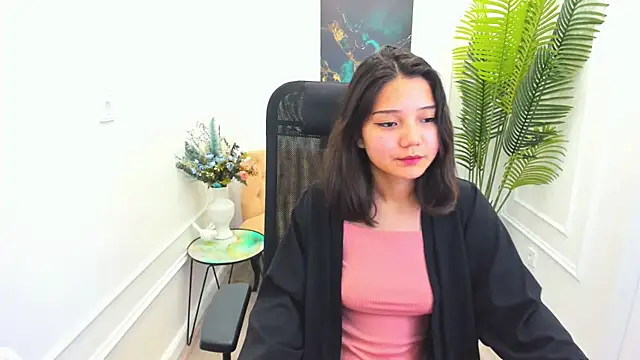 Snapshot of ElliVensda chatting on 10/04/25, 01:53 ElliVensda online show from 10/04/25, 01:53