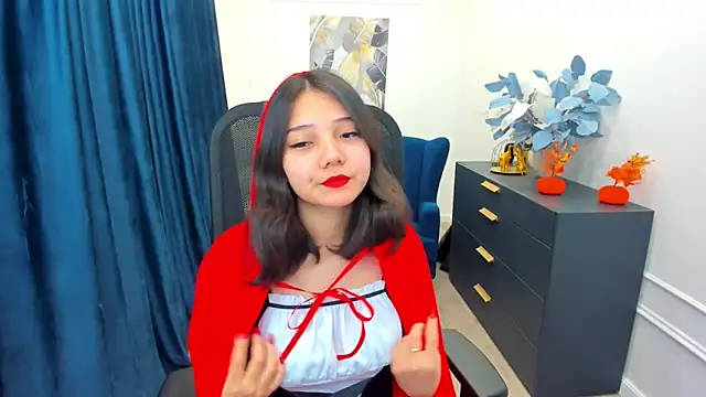 Snapshot of ElliVensda chatting on 10/16/25, 07:48 ElliVensda online show from 10/16/25, 07:48