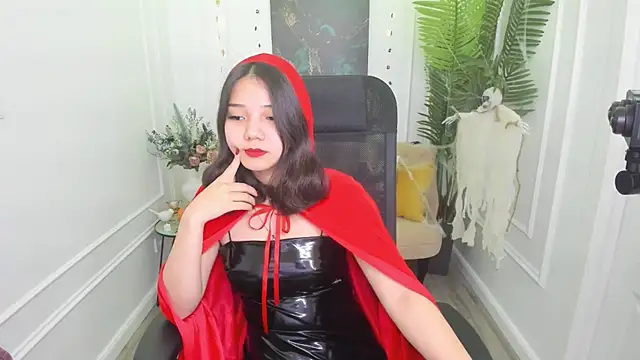 Snapshot of ElliVensda chatting on 10/17/25, 12:41 ElliVensda online show from 10/17/25, 12:41