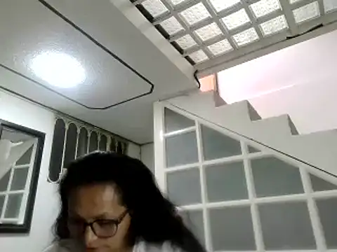 Snapshot of _Cristal chatting on 11/03/25, 04:08 Cristal online show from 11/03/25, 04:08