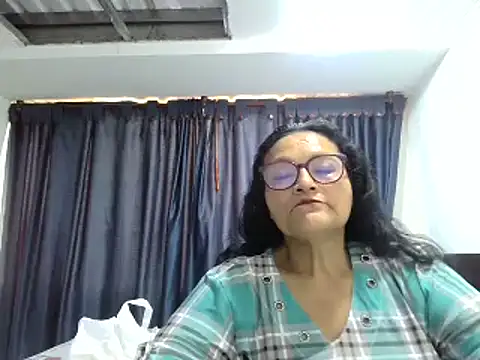 Snapshot of _Cristal chatting on 11/16/25, 08:03 Cristal online show from 11/16/25, 08:03