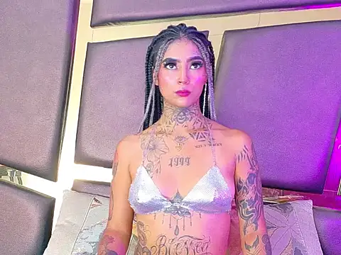 EmilieLake online show from 09/25/25, 04:21