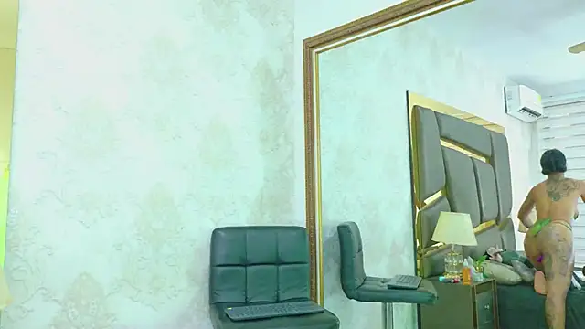 EmilieLake online show from 10/09/25, 09:13