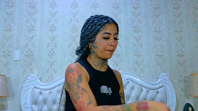 EmilieLake online show from 02/11/26, 02:22