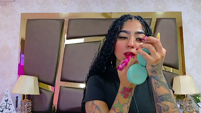 EmilieLake online show from 02/19/26, 07:54