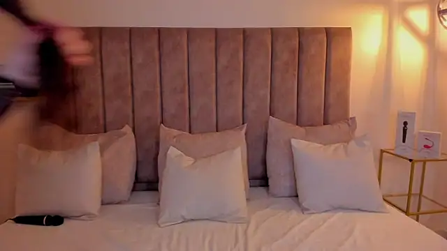 amber colliiins online show from 02/22/26, 02:15