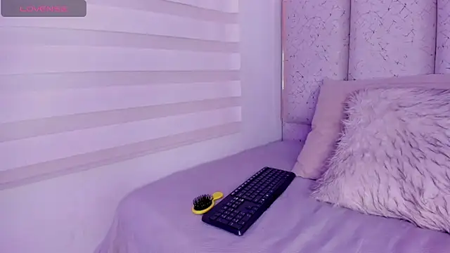 violeta olsen online show from 04/16/26, 07:03