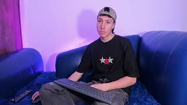 LittleDanny  online show from 04/21/26, 03:39