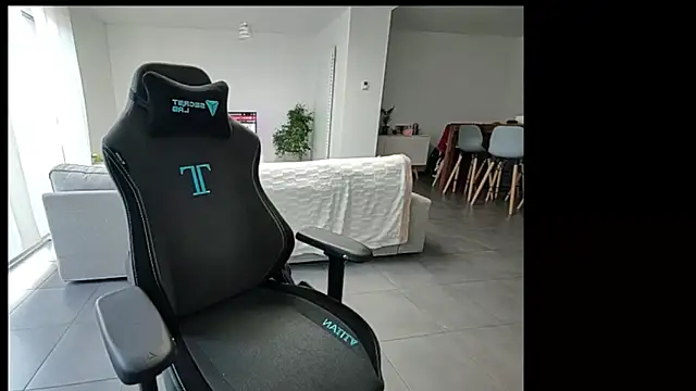 Snapshot of jenny5962 chatting on 09/16/25, 08:37 jenny5962 online show from 09/16/25, 08:37