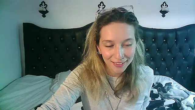 Snapshot of Licethf00x chatting on 09/12/25, 09:04 Licethf00x online show from 09/12/25, 09:04