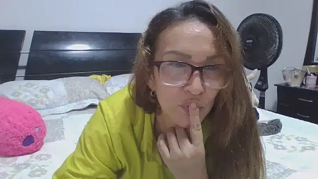 MiaVega online show from 11/09/25, 05:00