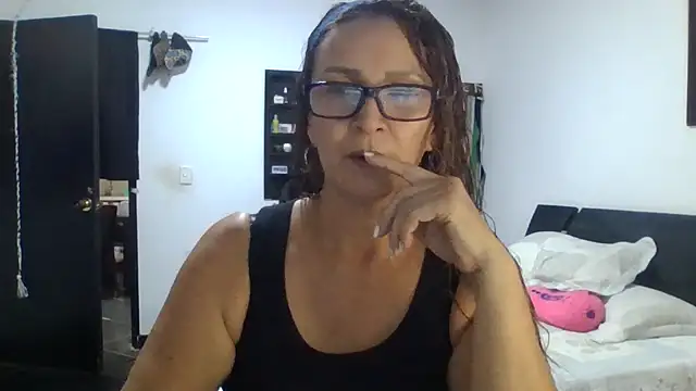 MiaVega online show from 01/11/26, 04:34