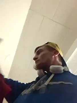 jizzyglizzy92 online show from 05/14/26, 10:00