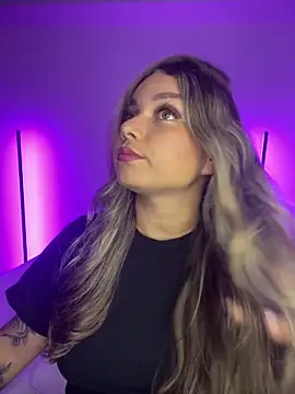 Snapshot of AnnyLopezzz_ chatting on 09/12/25, 04:34 AnnyLopezzz online show from 09/12/25, 04:34