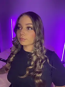 Snapshot of AnnyLopezzz_ chatting on 10/05/25, 01:59 AnnyLopezzz online show from 10/05/25, 01:59