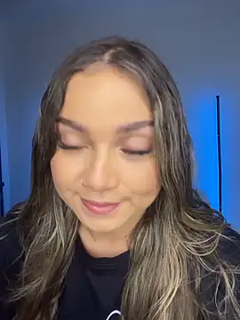 Snapshot of AnnyLopezzz_ chatting on 10/25/25, 05:15 AnnyLopezzz online show from 10/25/25, 05:15