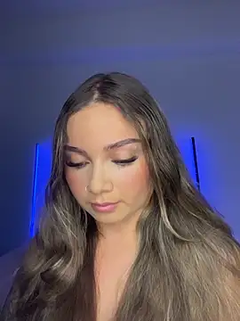 Snapshot of AnnyLopezzz_ chatting on 11/06/25, 06:36 AnnyLopezzz online show from 11/06/25, 06:36