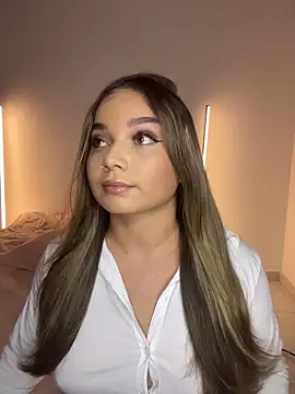 Snapshot of AnnyLopezzz_ chatting on 11/11/25, 06:24 AnnyLopezzz online show from 11/11/25, 06:24