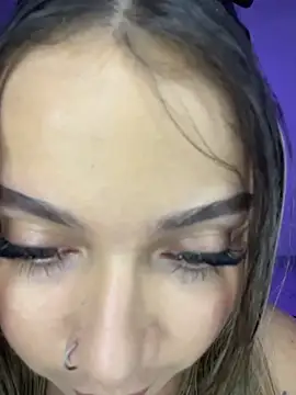 Snapshot of AnnyLopezzz_ chatting on 11/13/25, 09:03 AnnyLopezzz online show from 11/13/25, 09:03