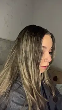 Snapshot of AnnyLopezzz_ chatting on 11/23/25, 06:02 AnnyLopezzz online show from 11/23/25, 06:02