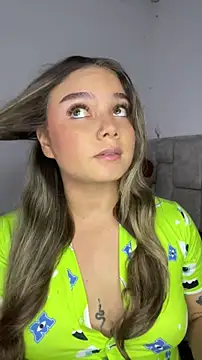 Snapshot of AnnyLopezzz_ chatting on 11/29/25, 07:17 AnnyLopezzz online show from 11/29/25, 07:17