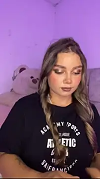 Snapshot of AnnyLopezzz_ chatting on 12/19/25, 03:13 AnnyLopezzz online show from 12/19/25, 03:13