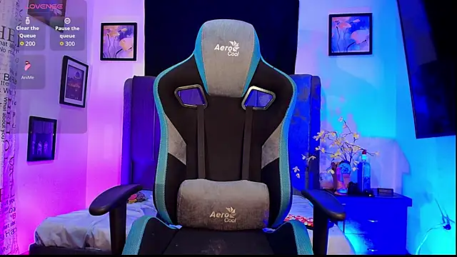 Snapshot of Michael_Lopez_1 chatting on 10/02/25, 11:23 Michael Lopez 1 online show from 10/02/25, 11:23