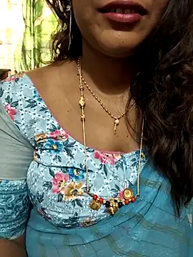 Snapshot of Spoorthi6_Kannada_Telugu chatting on 11/10/25, 03:38 Spoorthi6 Kannada Telugu online show from 11/10/25, 03:38