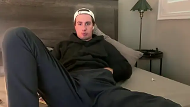 Snapshot of Matttsohot chatting on 11/10/25, 02:05 Matttsohot online show from 11/10/25, 02:05