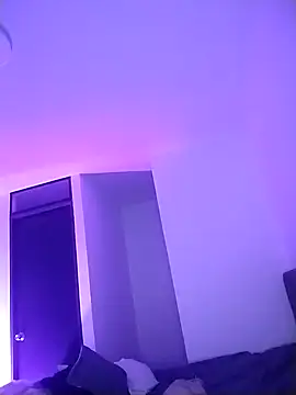 Snapshot of _paulaaa chatting on 11/28/25, 12:02 paulaaa online show from 11/28/25, 12:02