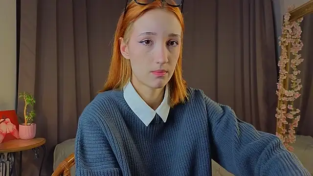 Snapshot of MaryroseRoeder chatting on 11/30/25, 02:48 MaryroseRoeder online show from 11/30/25, 02:48